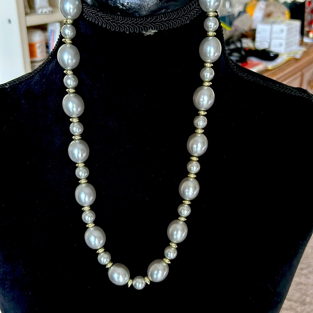 Vintage Grey Baroque necklace with silver tone spacers